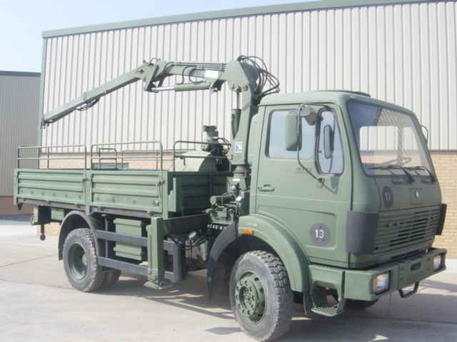 Mercedes 1017 4×4 Cargo With Crane